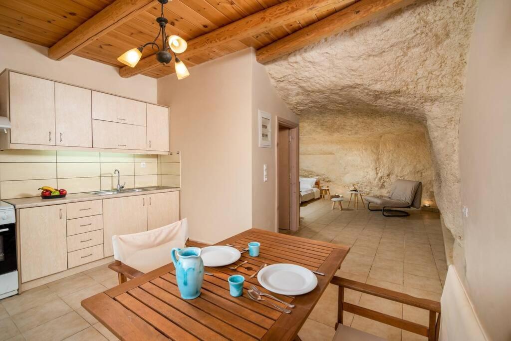 Nostos Cave Seaview Apartment Matala  Luaran gambar